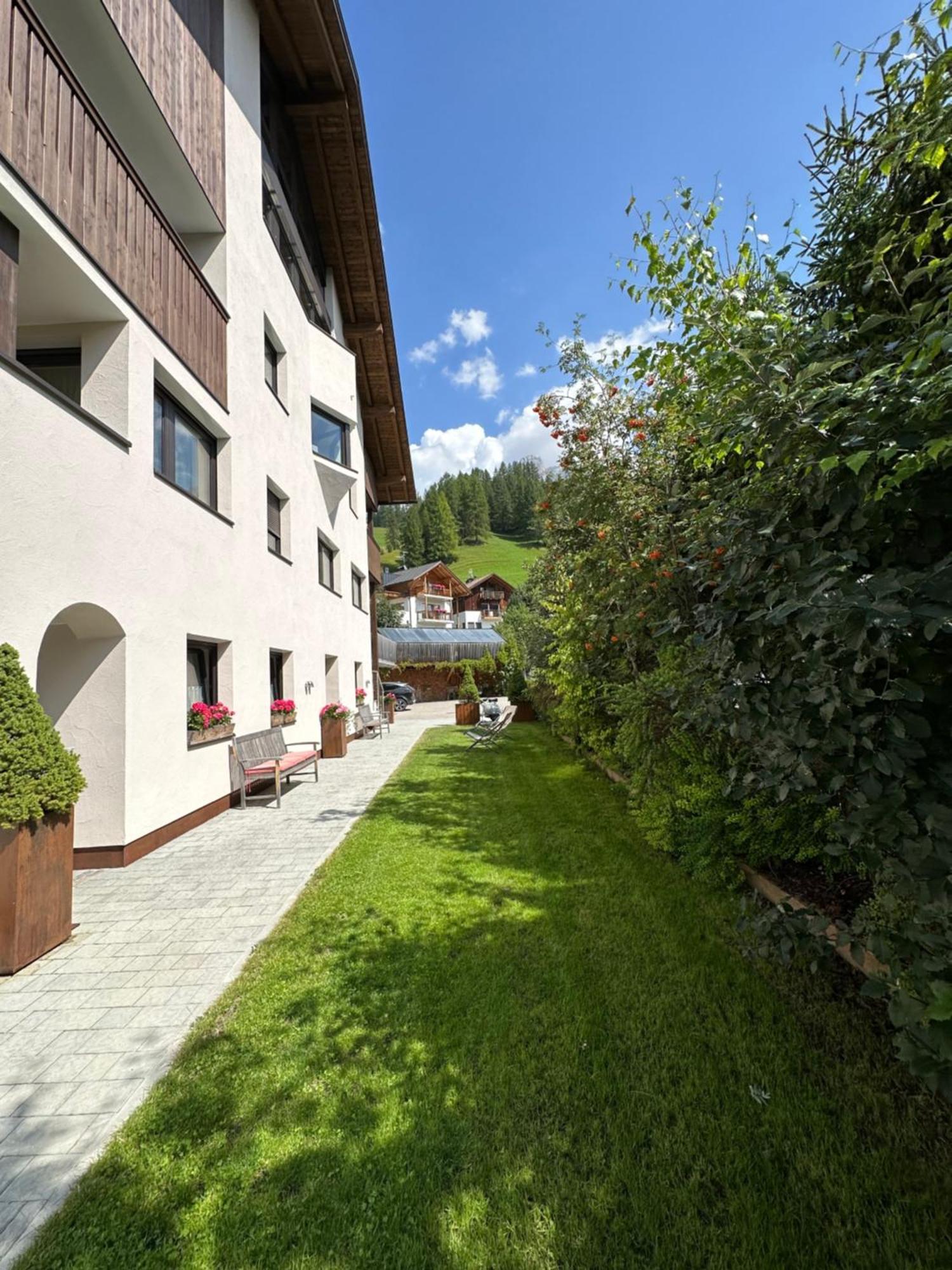 Apartment Ciasa Laoi San Cassiano  Eksteriør bilde