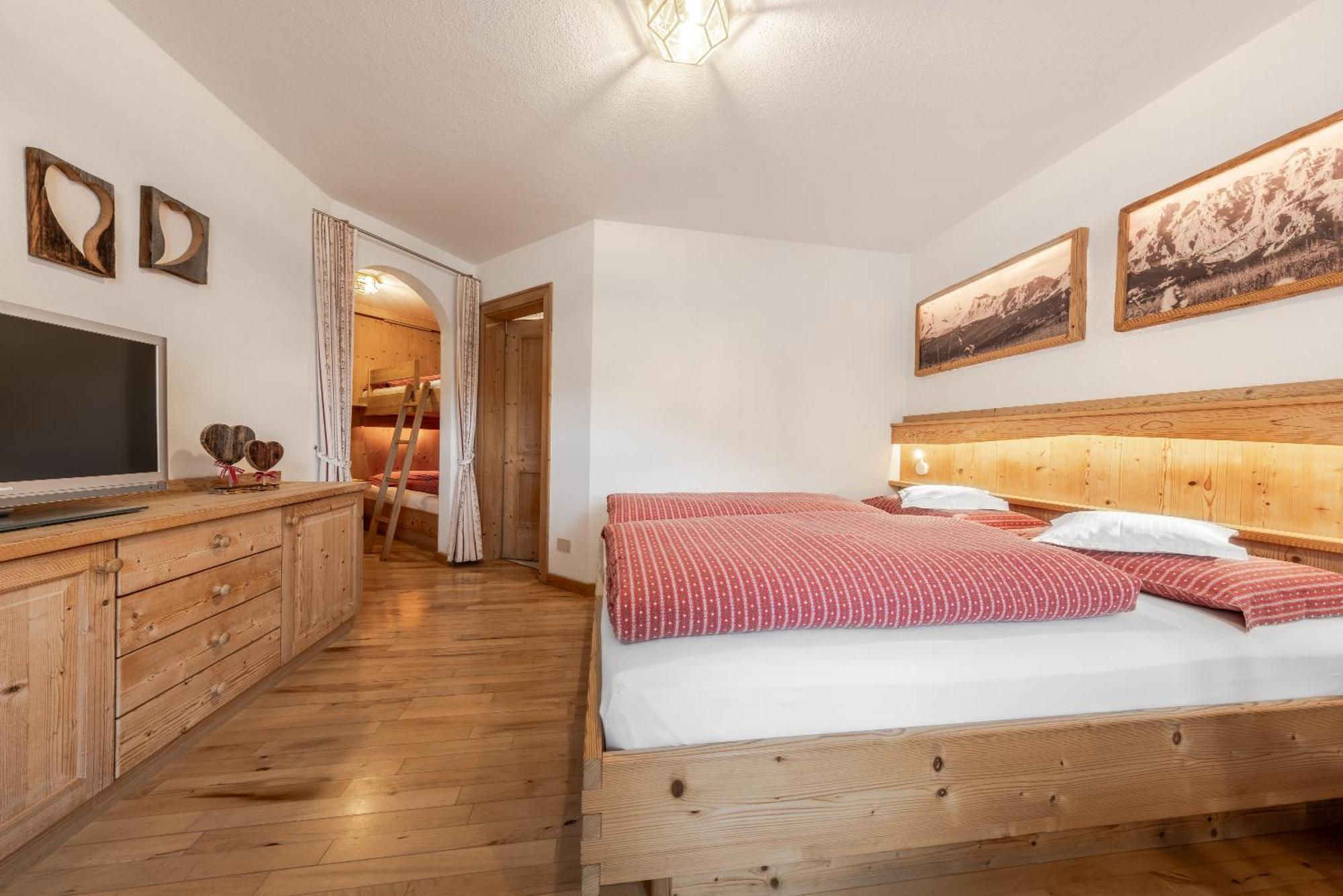 Apartment Ciasa Laoi San Cassiano  Eksteriør bilde