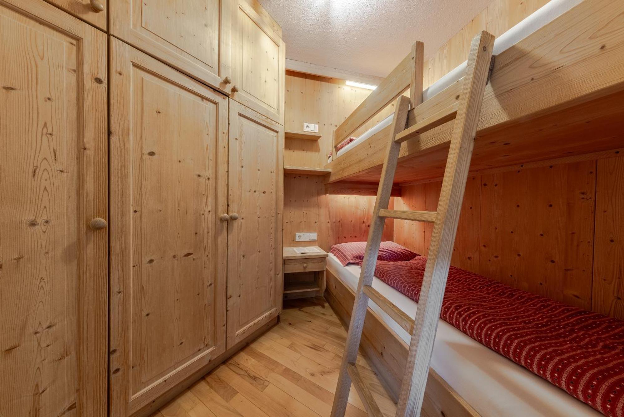 Apartment Ciasa Laoi San Cassiano  Eksteriør bilde