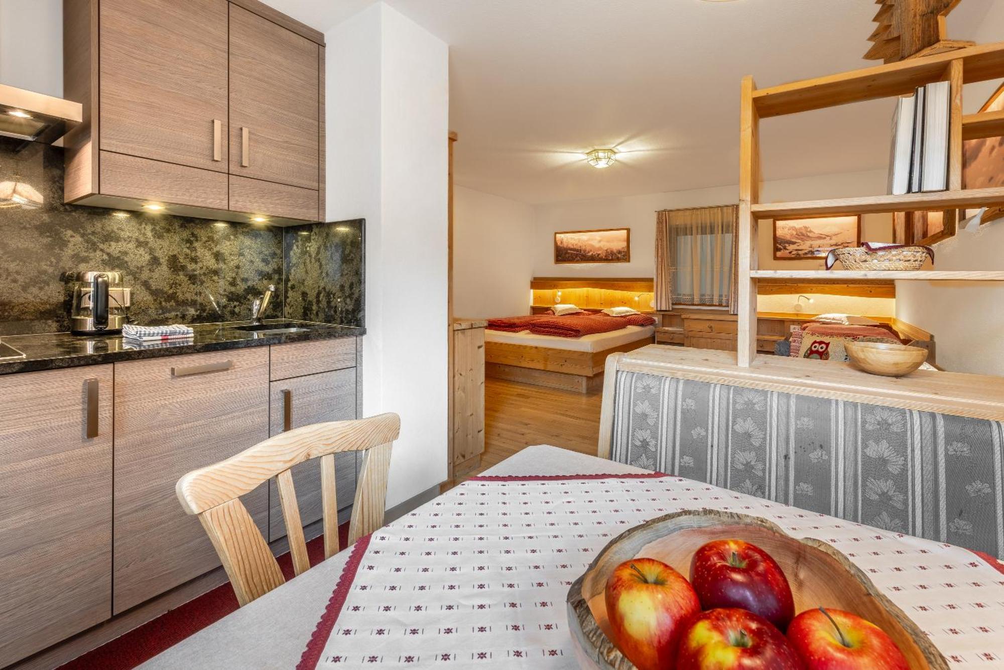 Apartment Ciasa Laoi San Cassiano  Eksteriør bilde