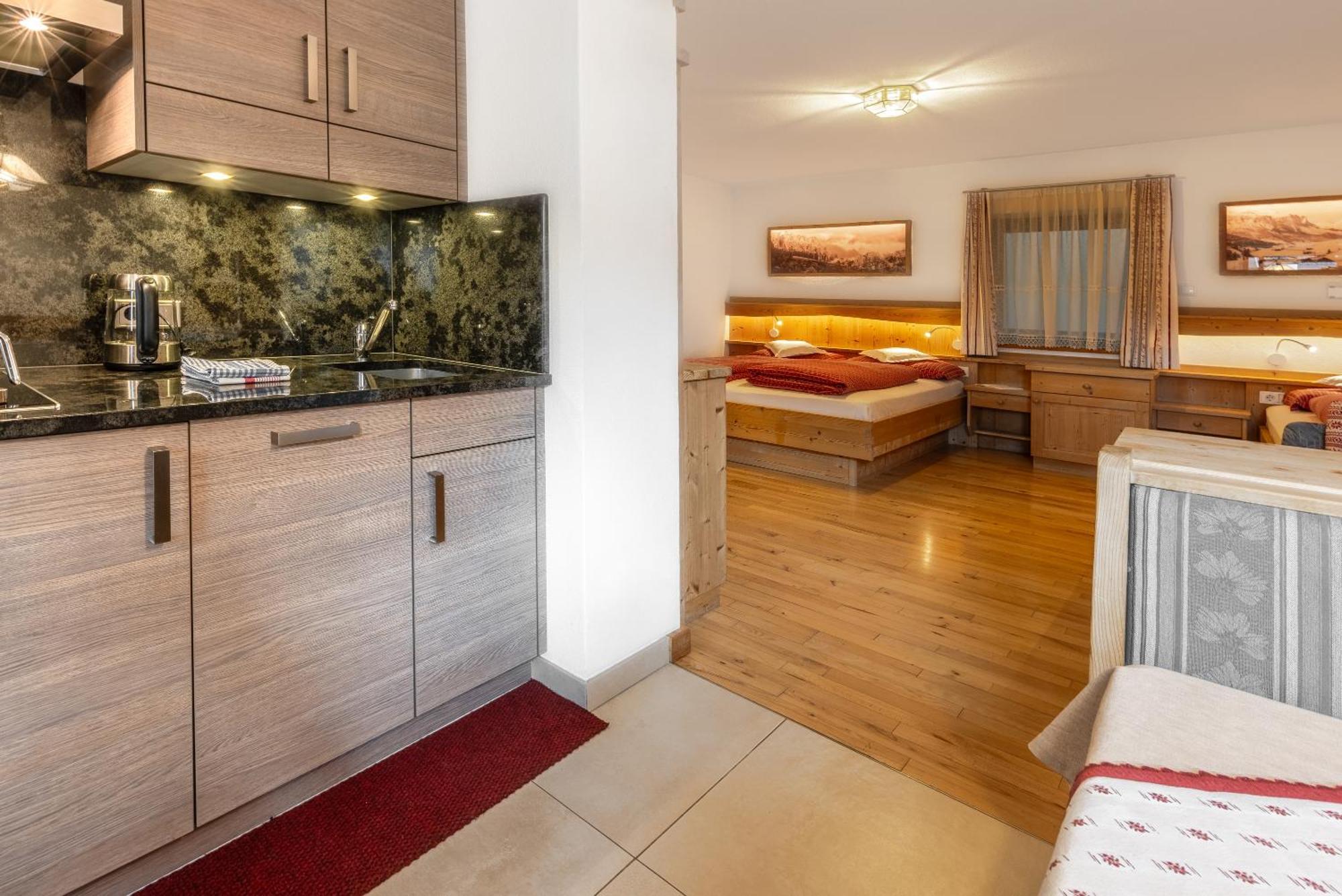 Apartment Ciasa Laoi San Cassiano  Eksteriør bilde